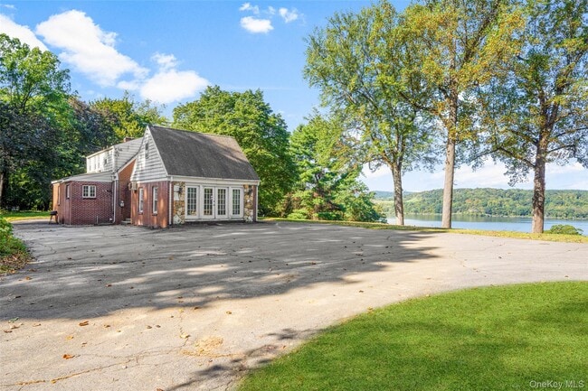 Foto del edificio - 660 Wheeler Hill Rd