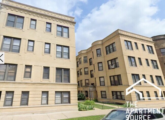 Foto del edificio - 3914 N Pine Grove Ave