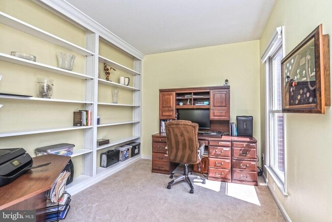 Building Photo - 21099 Raintree Ct