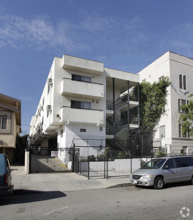Building Photo - 209 S Alexandria Ave