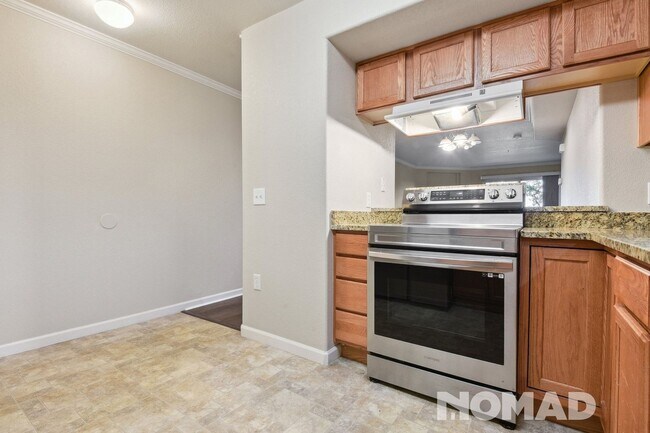 Foto del edificio - Charming 2BR Townhome in Westminster