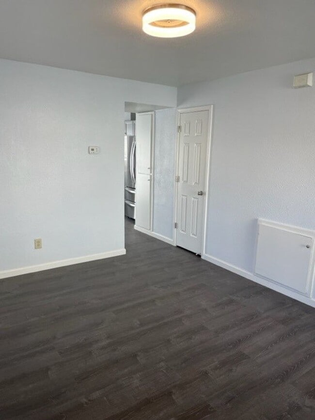 Building Photo - 4005 Pheasant Dr