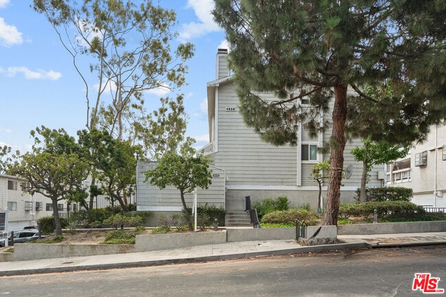 Building Photo - 4658 Don Lorenzo Dr