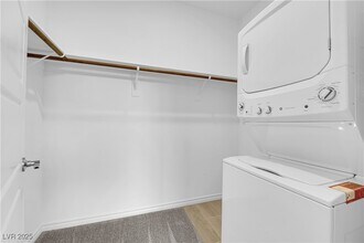 Building Photo - 195 Vander Rdg St