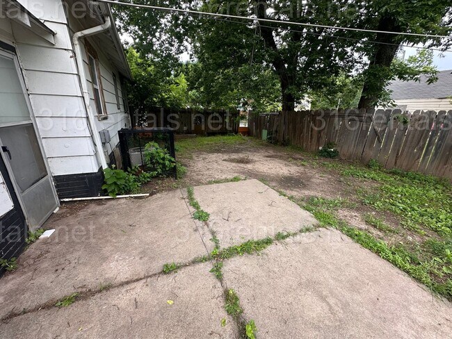 Foto del edificio - $850 - 2 bedroom/ 1 bathroom - Single Fami...