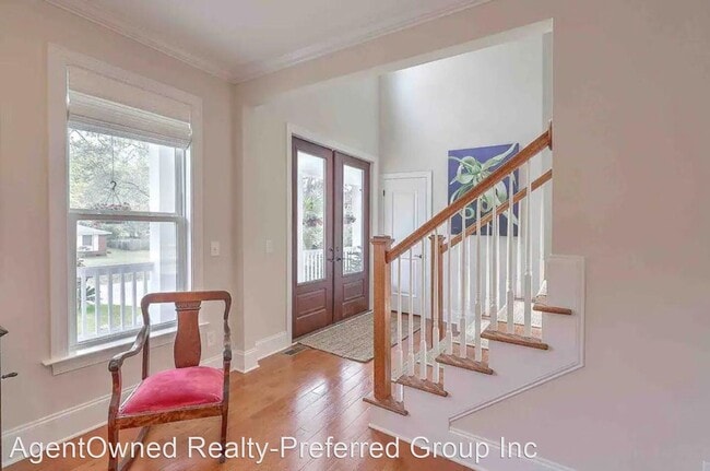 Building Photo - 4 br, 3 bath House - 242 6th Ave
