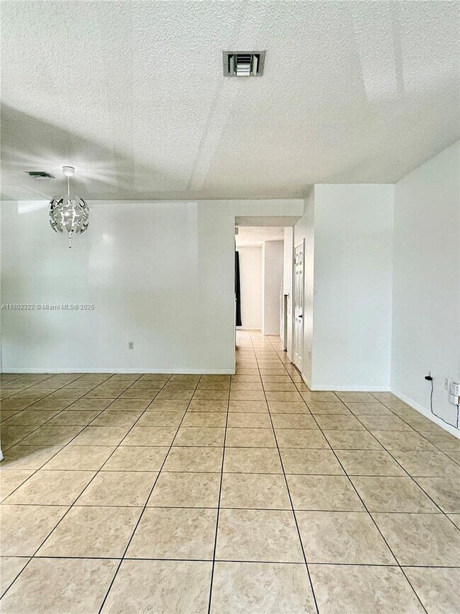 Building Photo - 947 NE 42nd Terrace