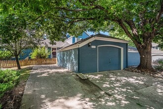 Building Photo - 1339 Village Park Ct