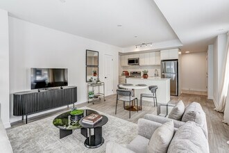 Building Photo - The Towns at York Mills & Leslie