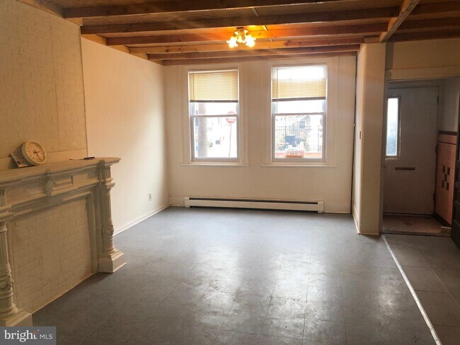 Building Photo - 1119 S 13th St