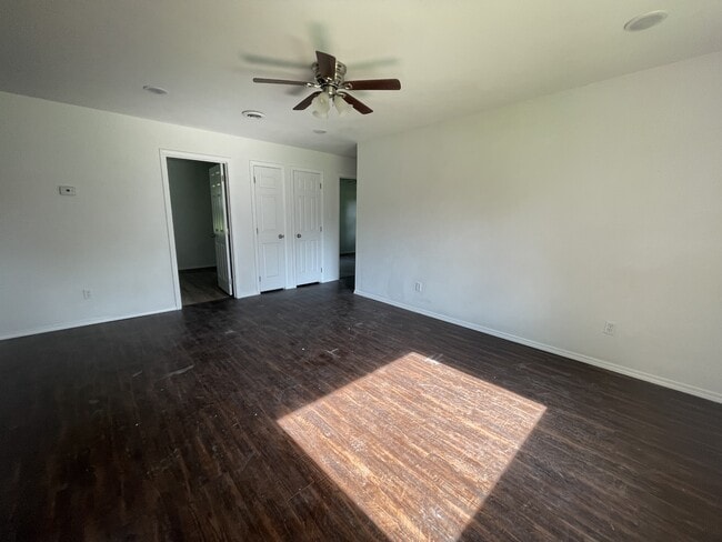 Building Photo - 202 Briarwood