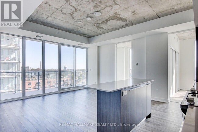 Building Photo - 15 Baseball Pl