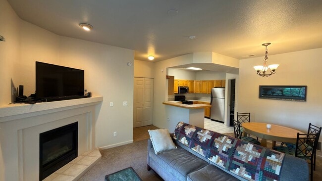 Building Photo - Great Condo in Fort Collins