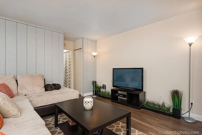 Foto del edificio - 3238 Ashford St