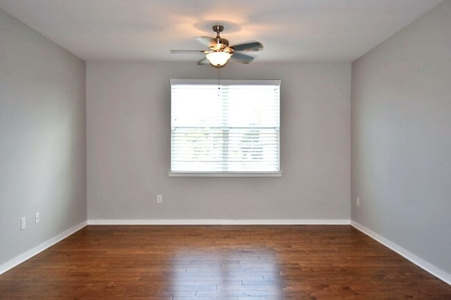 Building Photo - 1118 Litton Ave