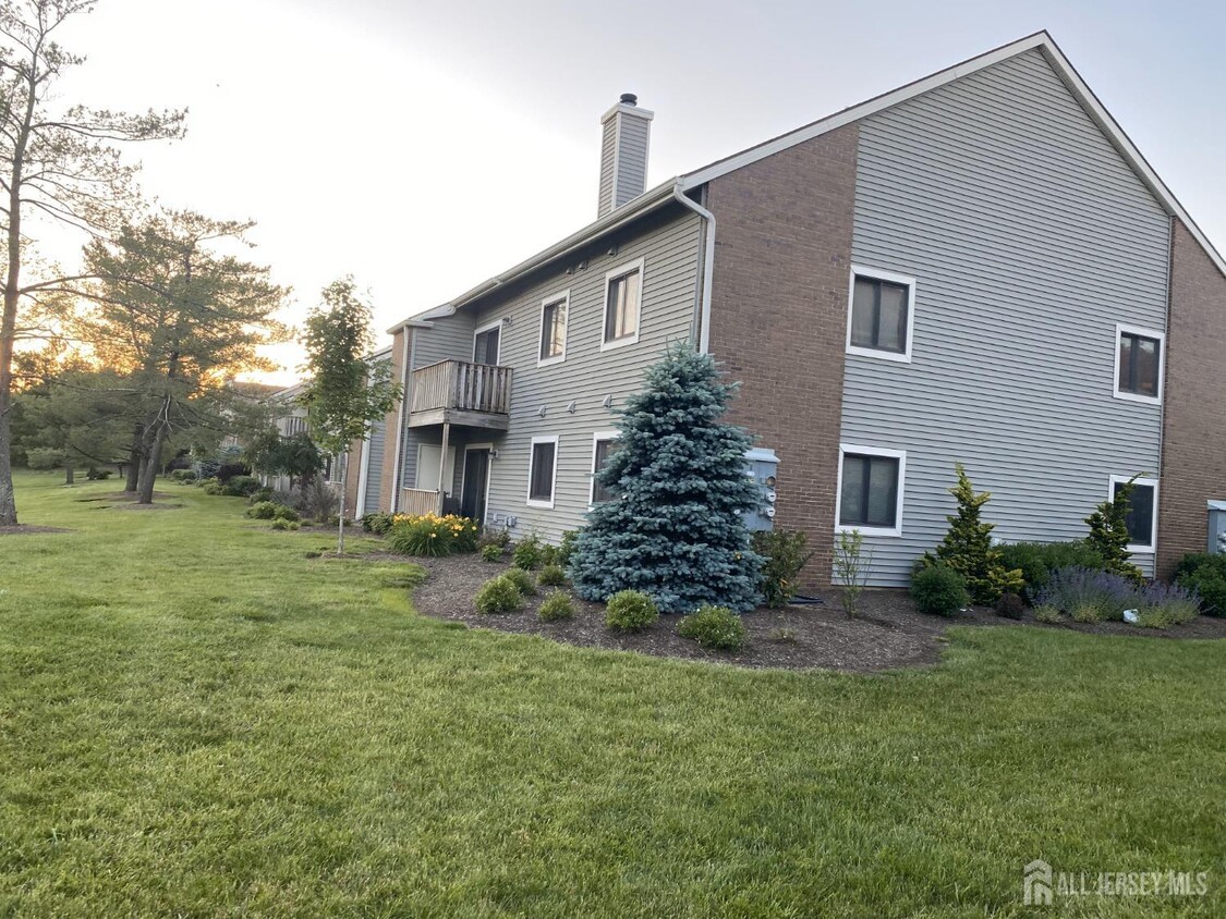Foto principal - 104 Ravens Crest Dr