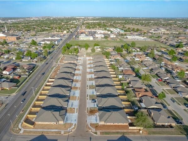 Building Photo - 2325 SW 90th Pl