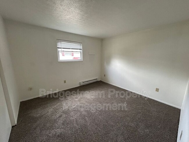 Building Photo - 244 Forest St