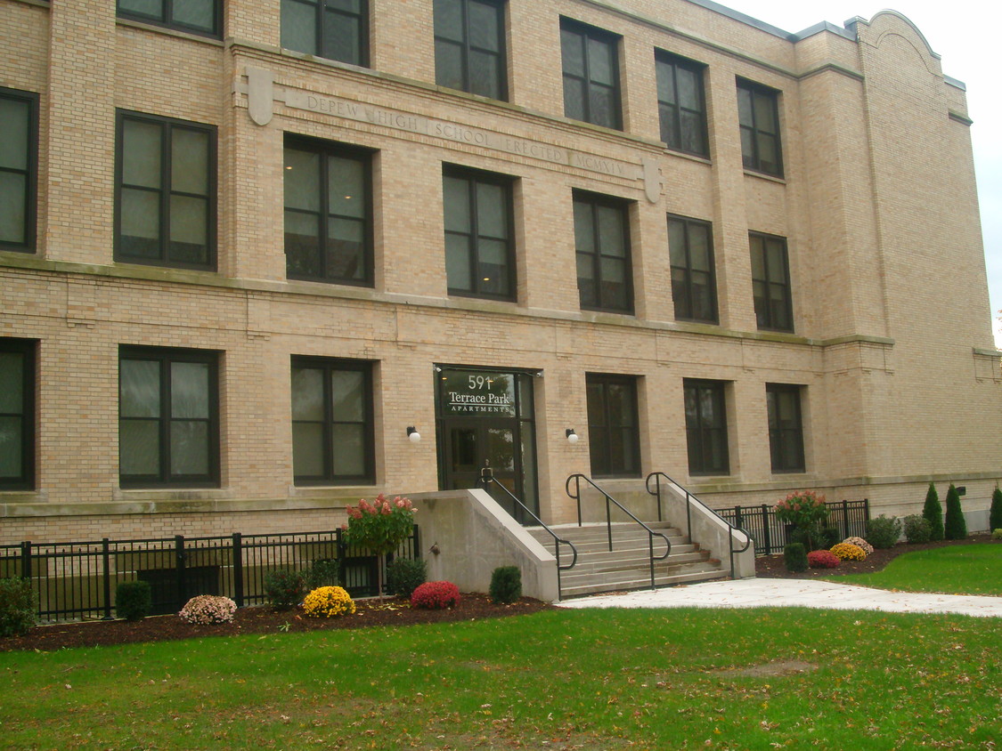 Primary Photo - Terrace Park Apartments