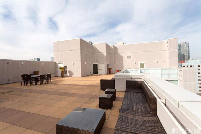 Furnished Rooftop - 829 Folsom St