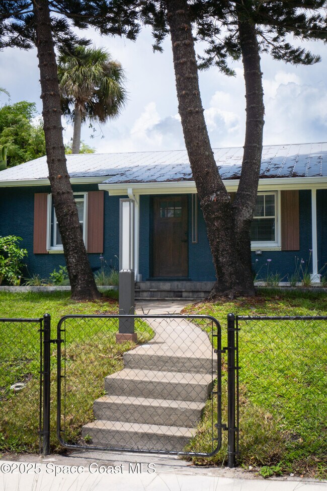 Building Photo - 1712 Pineapple Ave