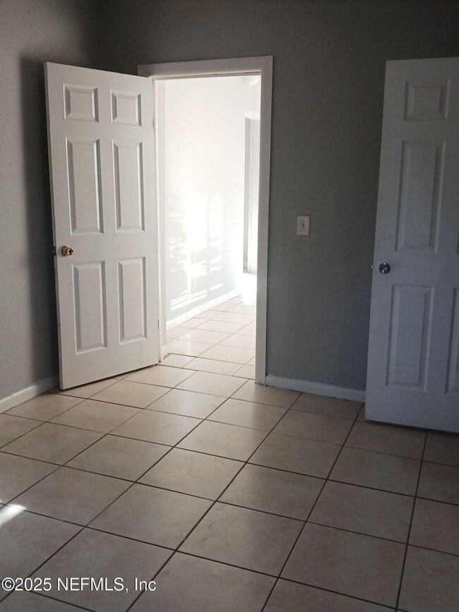 Foto del edificio - 5718 Hollyhock Rd