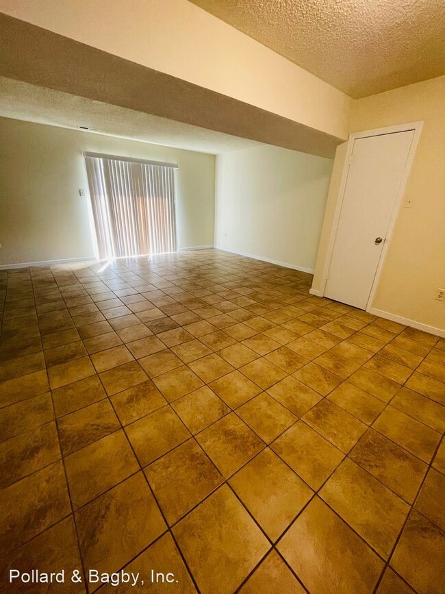 Building Photo - 3 br, 1.5 bath House - 3820 Beechtree Court