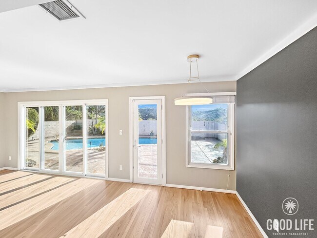 Foto del edificio - Great 3B/2BA House in Allied Gardens with a Pool!