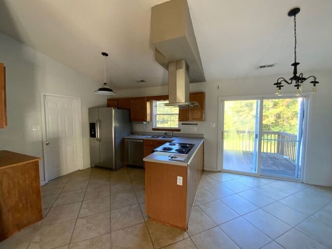 Building Photo - 3 BR 2 BA Southwest