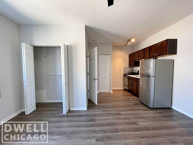Foto del edificio - 1621 N Humboldt Blvd