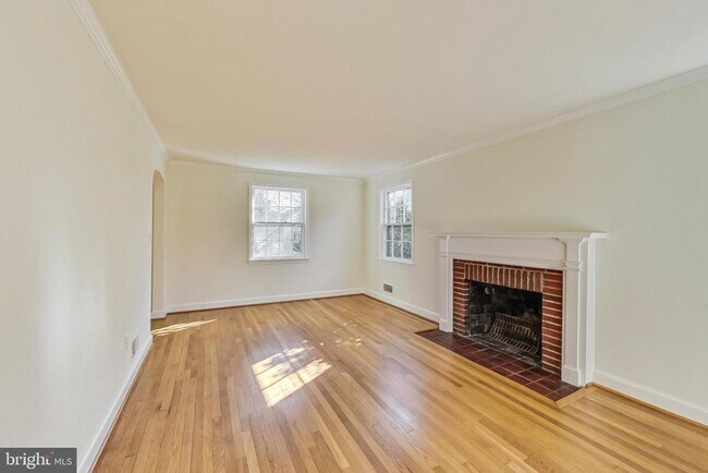 Building Photo - 7206 Delfield St
