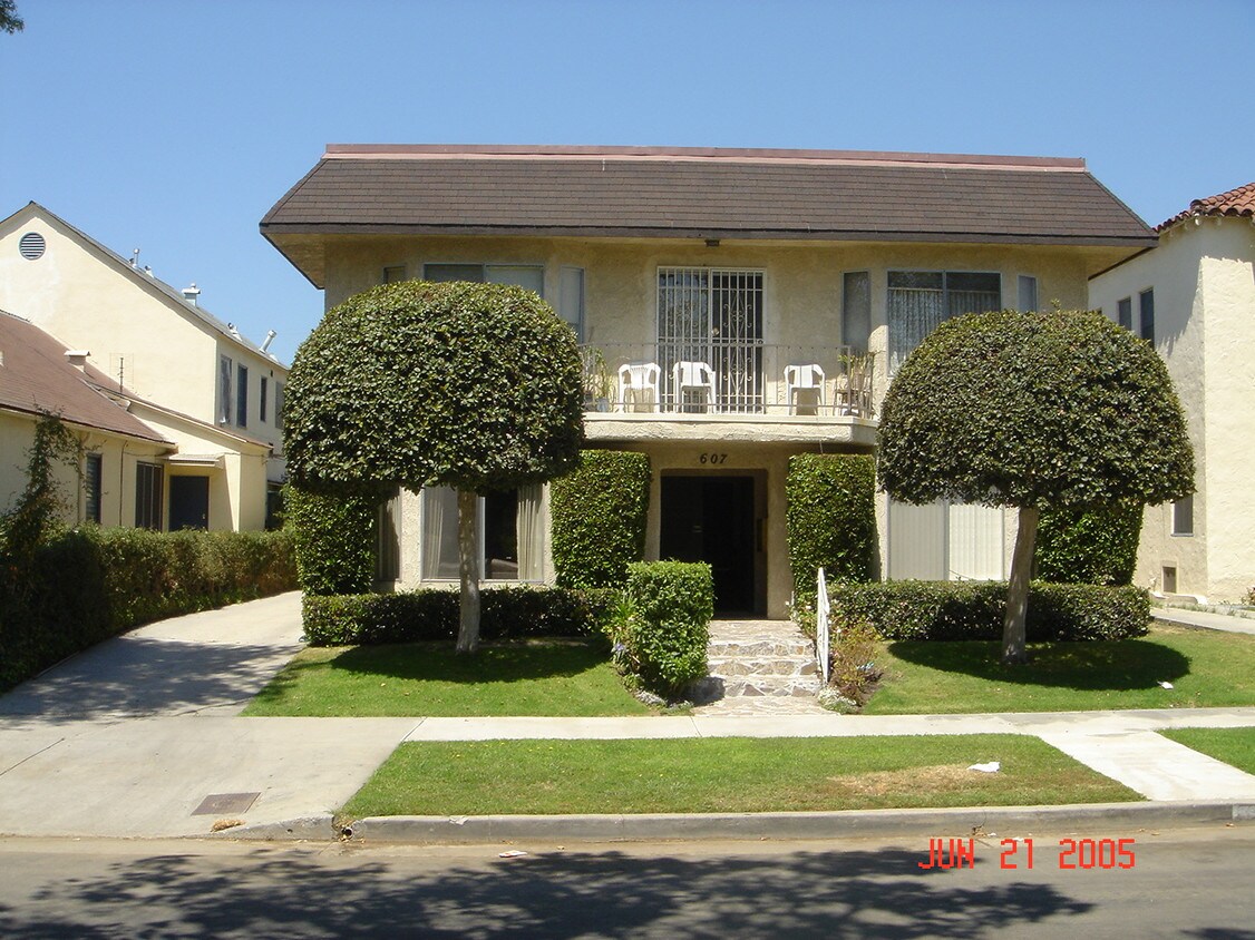 Primary Photo - 607 N Orange Dr