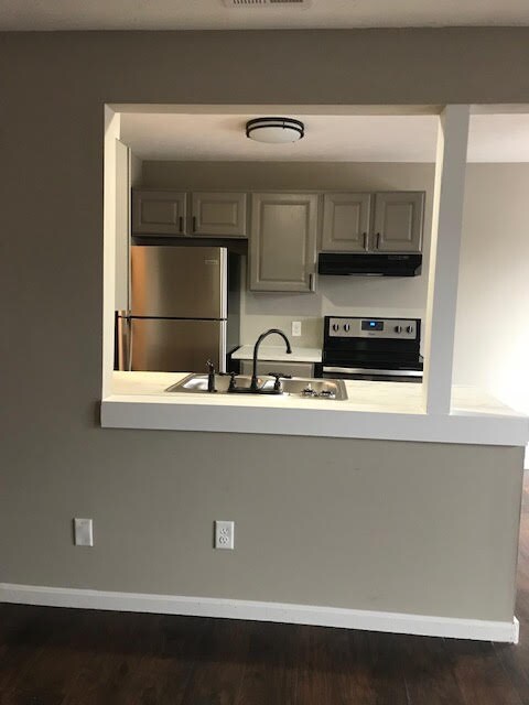 Building Photo - 1300 Downing St