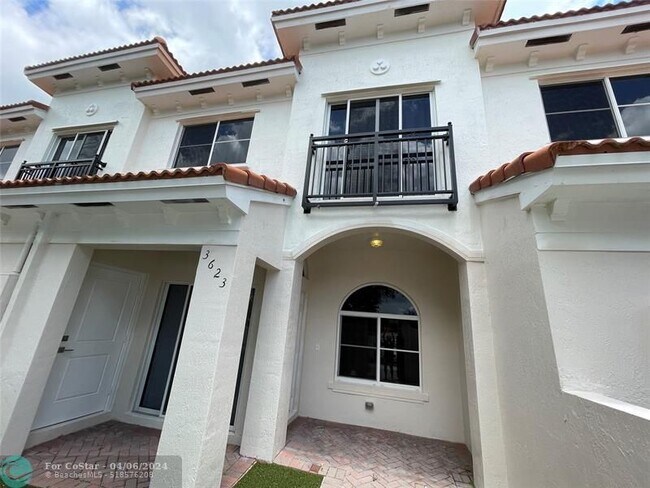 Building Photo - 3623 NW 30th Ct