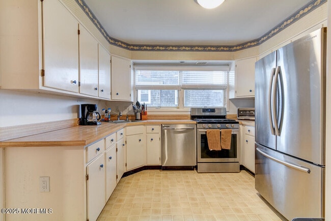 Foto del edificio - 10 E St