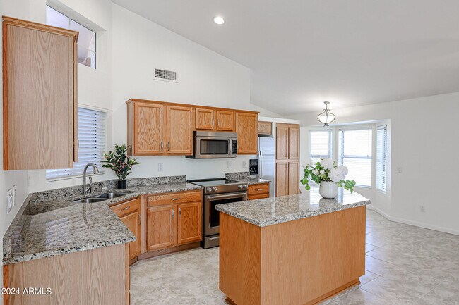 Foto del edificio - 3081 N 148th Ave