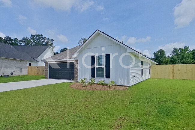 Building Photo - 13709 Pinyon Dr