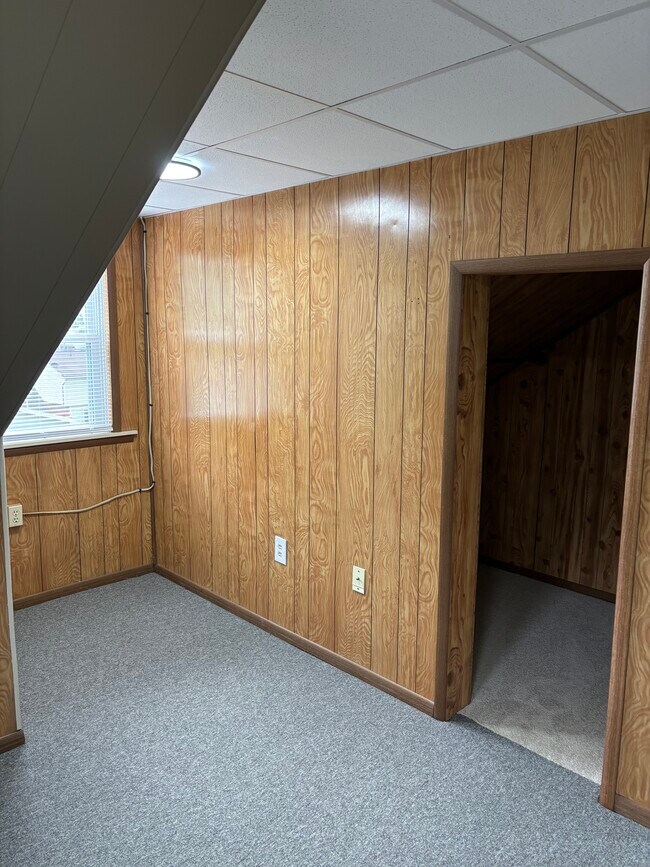 Dormitorio 2 con armario - 345 E 12th St