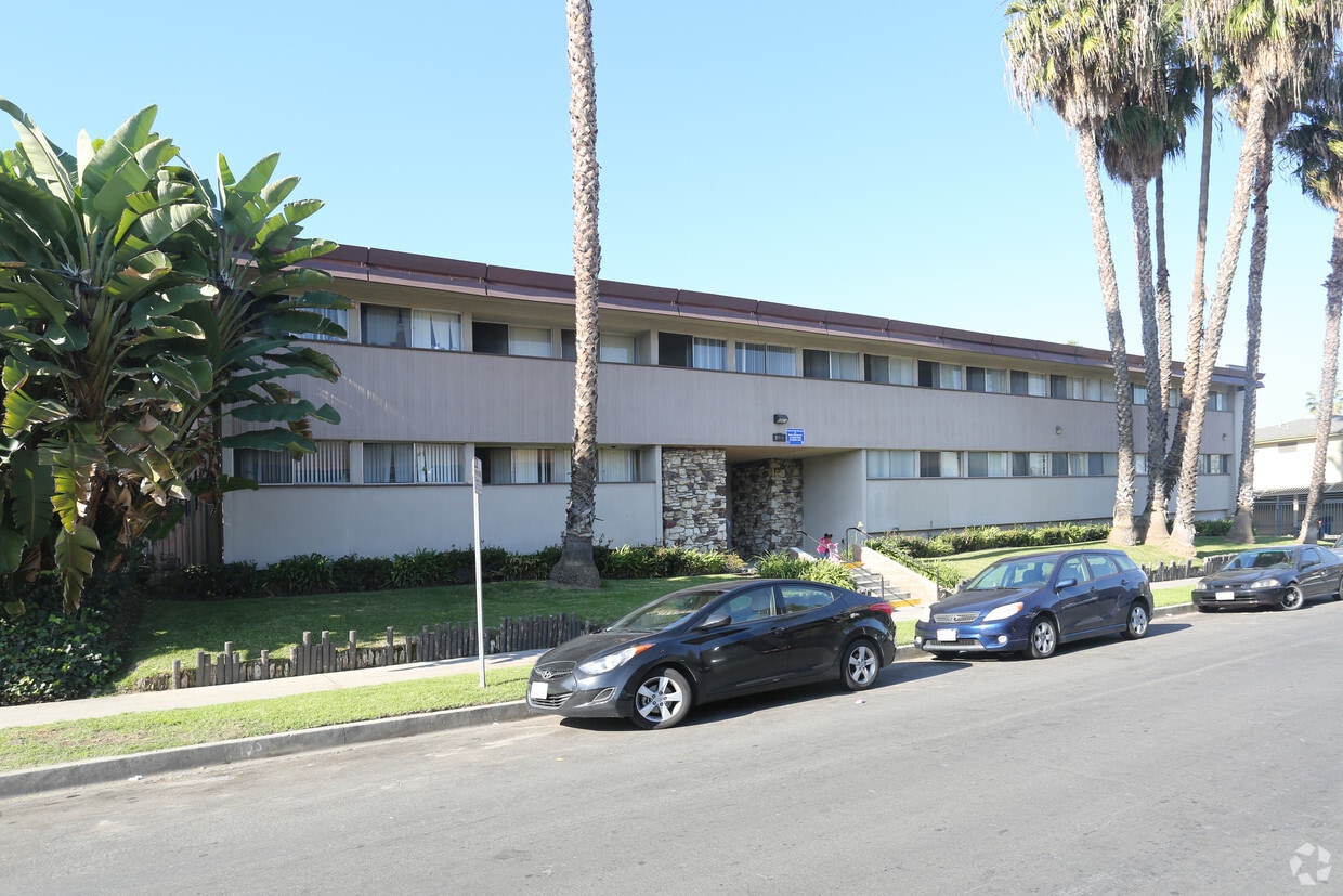 Primary Photo - Nicolet Apartments