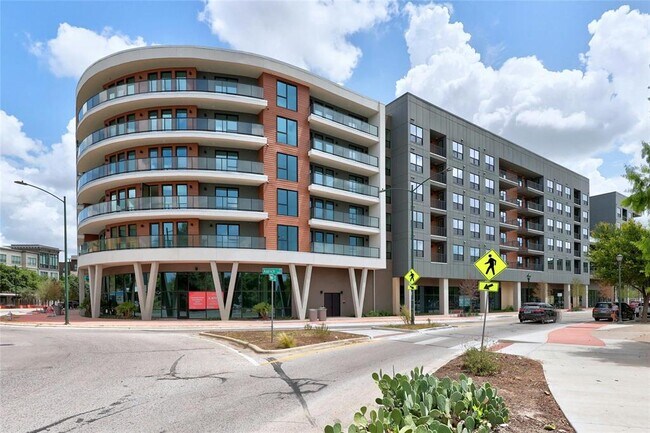 Building Photo - 1701 Simond Ave