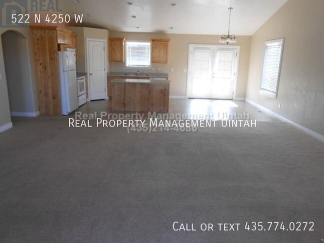 Building Photo - 522 4250 W