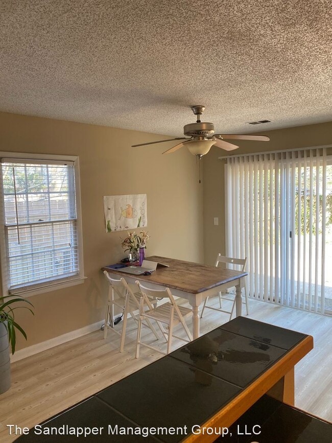 Building Photo - 3 br, 2 bath House - 1214A Meadow Park