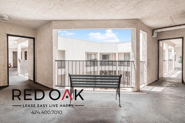 Foto del edificio - 2448 N Eastern Ave