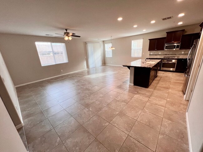 Building Photo - $2,495 Ashlan & Dewolf, 4 Bedrooms - Del D...