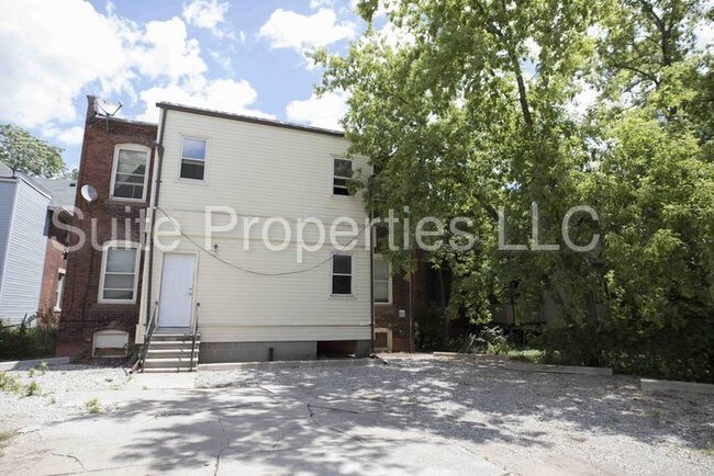 Foto del edificio - 4535 Commonwealth St