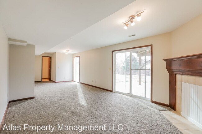 Building Photo - 3 br, 2.5 bath House - 907 NW 63rd Street