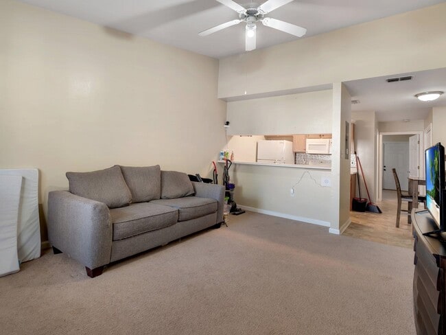 Foto del edificio - 2738 W Tharpe St