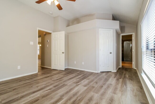 Foto del edificio - 701 Park View Ave