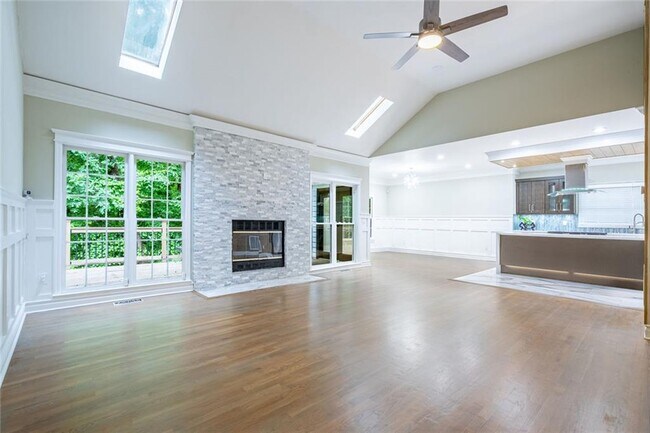 Foto del edificio - 3924 Ashford Dunwoody Rd NE