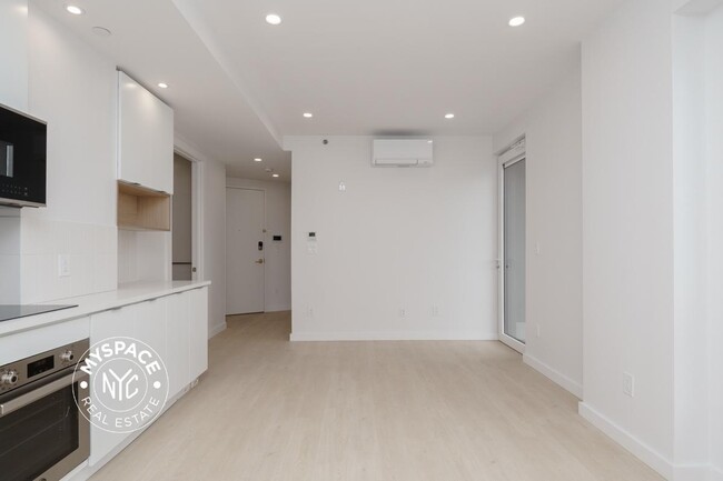 Foto del edificio - 280 Meeker Ave